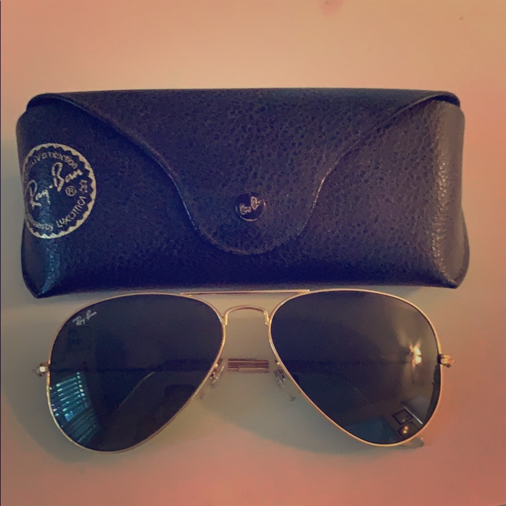 Aviator Ray- Ban glasses.